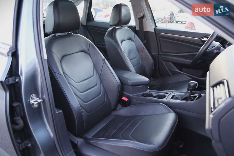 Седан Volkswagen Jetta 2018 в Києві