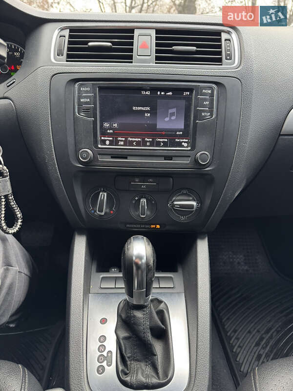 Седан Volkswagen Jetta 2013 в Кам'янському