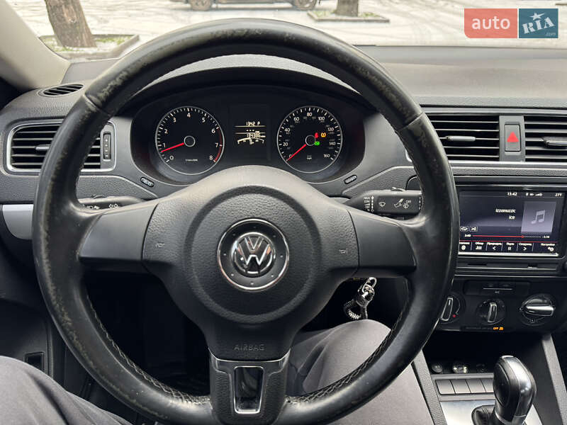 Седан Volkswagen Jetta 2013 в Кам'янському
