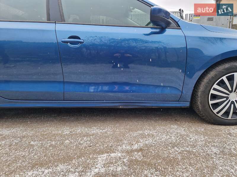 Седан Volkswagen Jetta 2017 в Дніпрі
