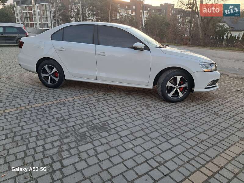 Седан Volkswagen Jetta 2015 в Вінниці