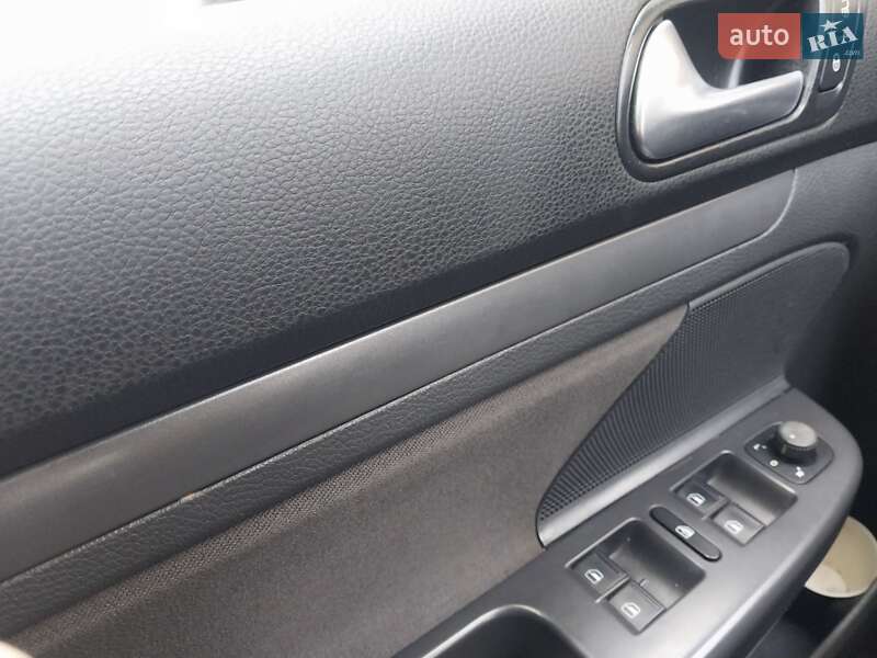 Седан Volkswagen Jetta 2008 в Житомирі