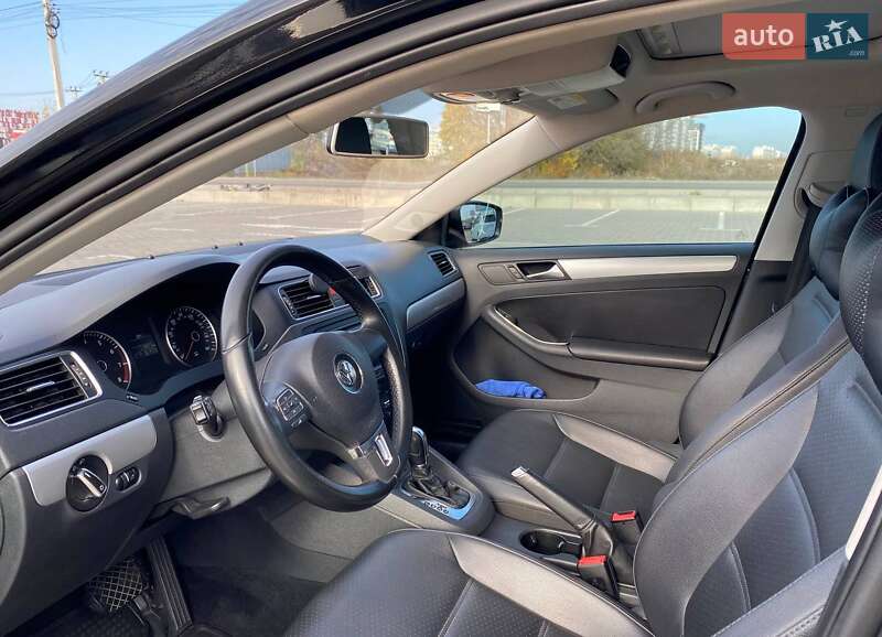 Седан Volkswagen Jetta 2013 в Києві