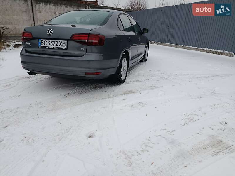 Седан Volkswagen Jetta 2017 в Львове