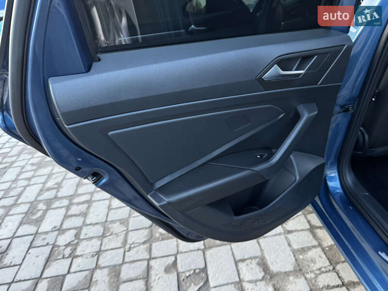 Седан Volkswagen Jetta 2018 в Ковелі