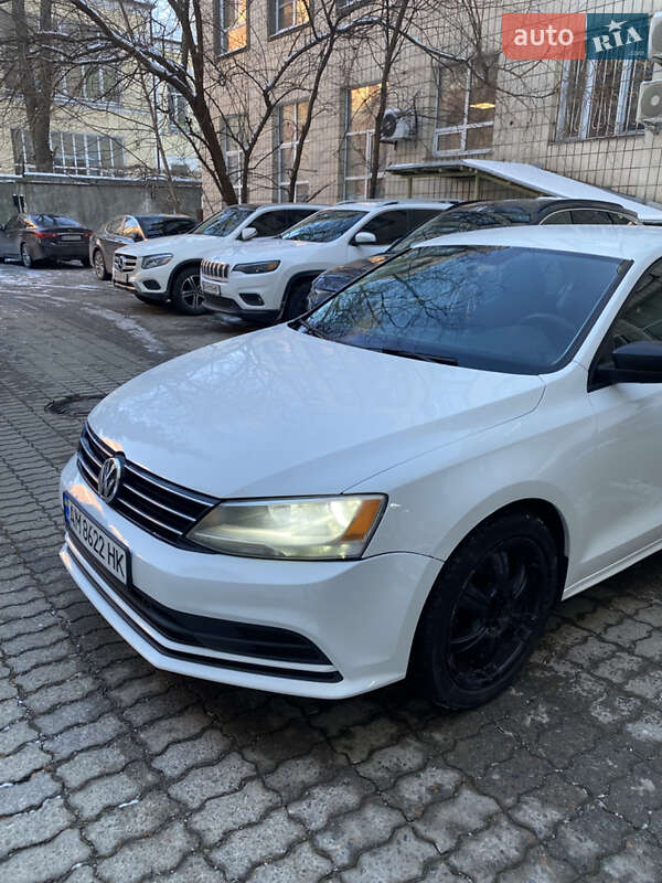 Седан Volkswagen Jetta 2015 в Києві фото 2 Седан Volkswagen Jetta 2015 в Києві