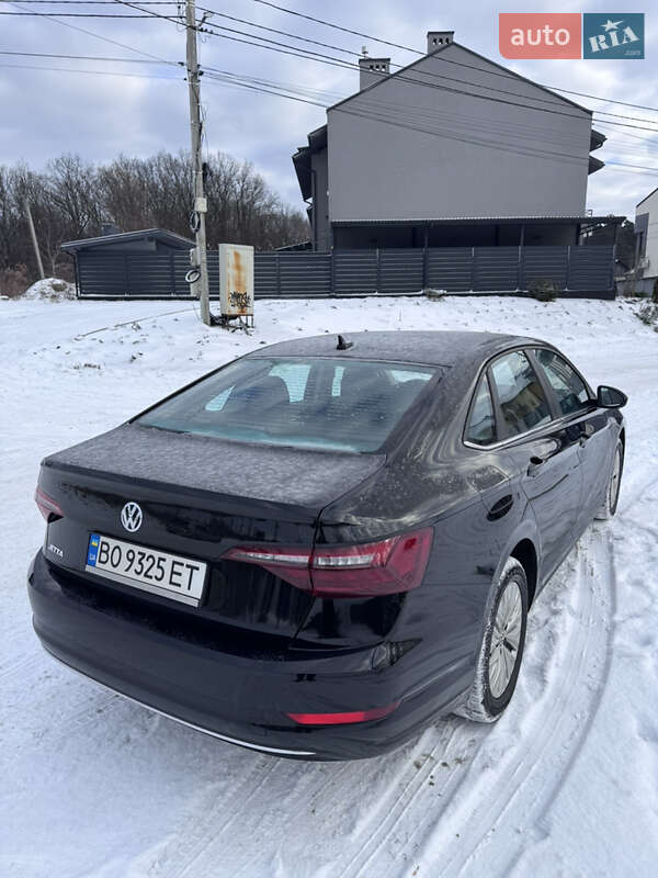 Седан Volkswagen Jetta 2020 в Львові