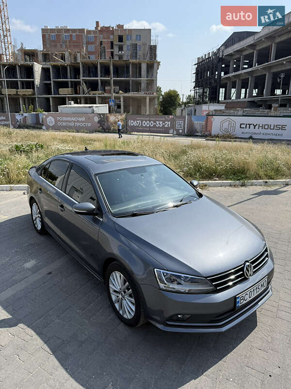 Седан Volkswagen Jetta 2014 в Львові