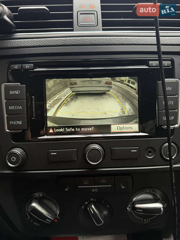 Седан Volkswagen Jetta 2014 в Львові