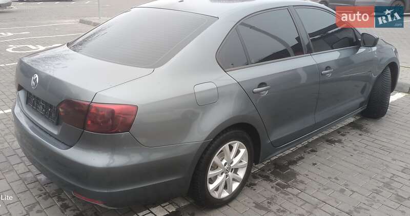Седан Volkswagen Jetta 2011 в Дніпрі