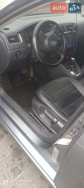 Седан Volkswagen Jetta 2011 в Дніпрі