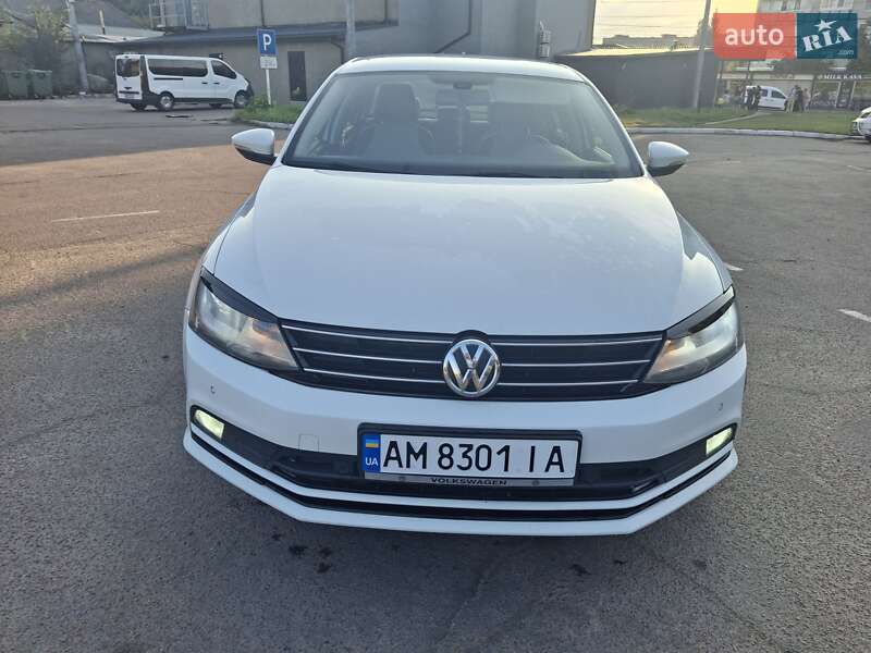Седан Volkswagen Jetta 2016 в Житомирі