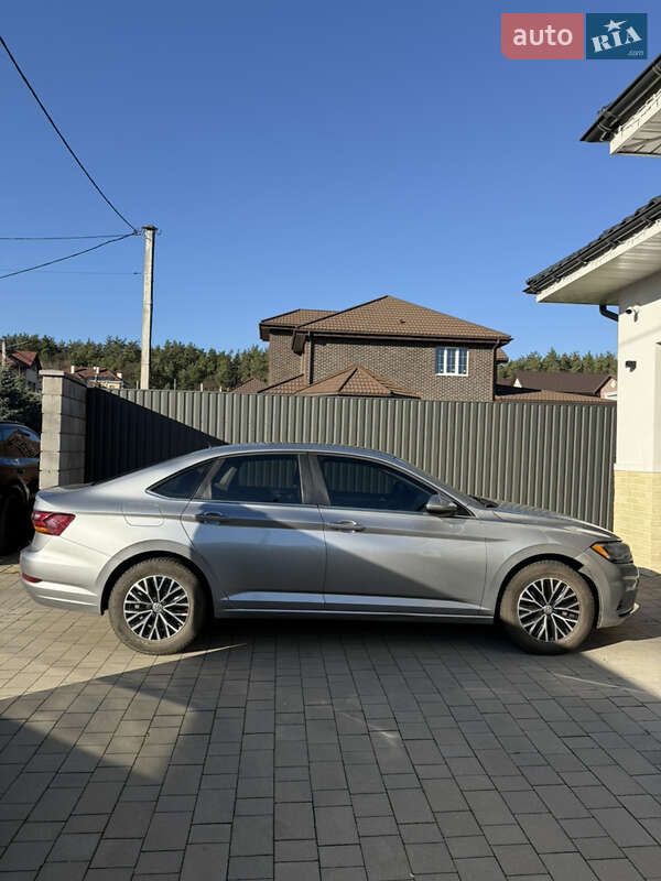 Седан Volkswagen Jetta 2020 в Киеве
