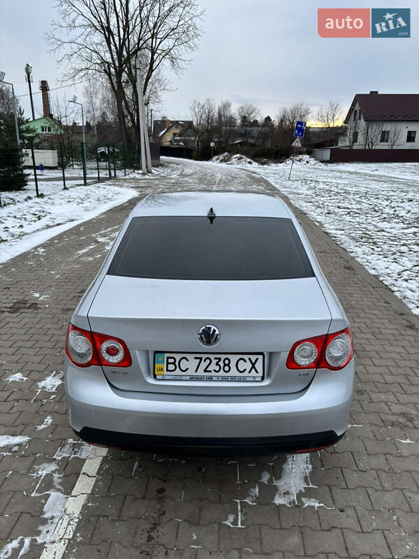 Седан Volkswagen Jetta 2006 в Львові