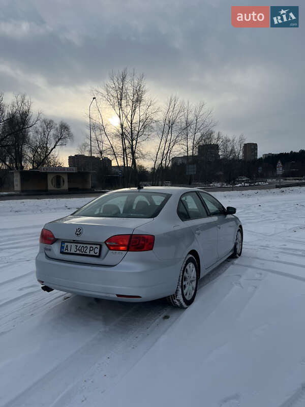 Седан Volkswagen Jetta 2011 в Обухове