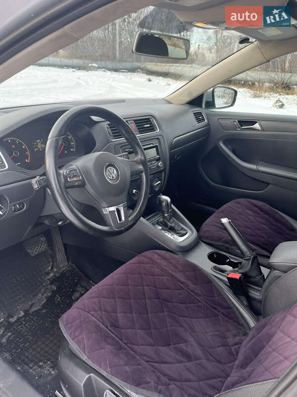 Седан Volkswagen Jetta 2011 в Обухове