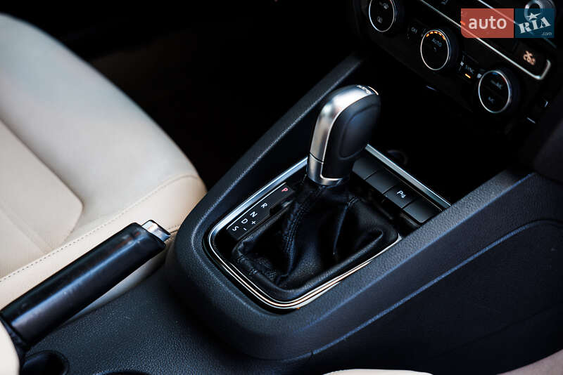 Седан Volkswagen Jetta 2016 в Ивано-Франковске