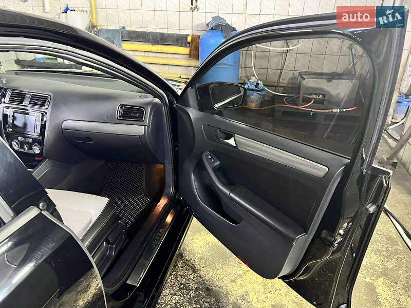 Седан Volkswagen Jetta 2016 в Борисполі