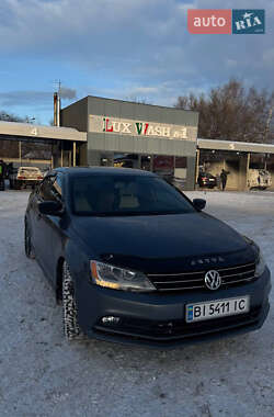 Седан Volkswagen Jetta 2015 в Полтаві