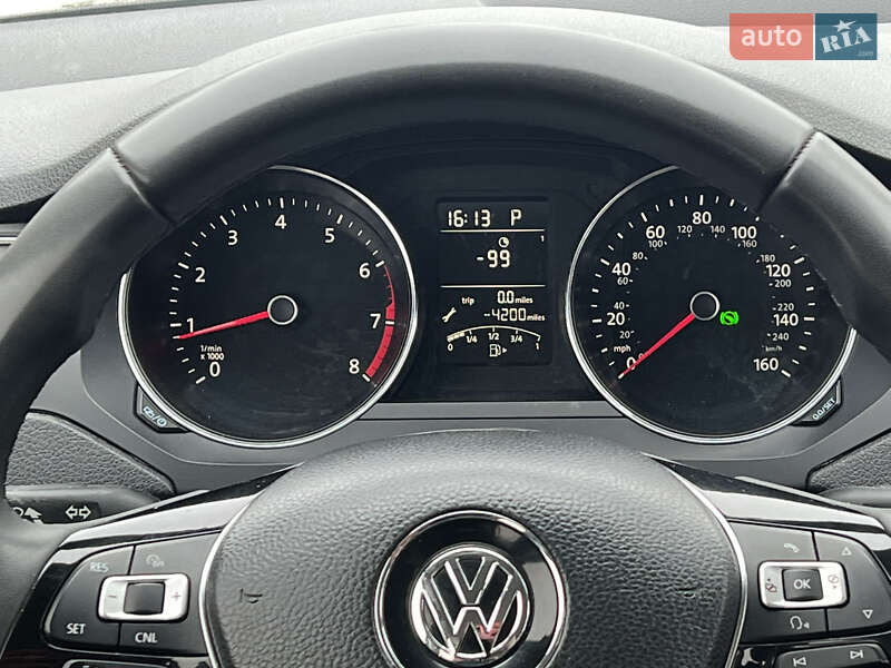 Седан Volkswagen Jetta 2015 в Києві фото 36 Седан Volkswagen Jetta 2015 в Києві