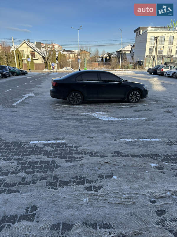 Седан Volkswagen Jetta 2015 в Петропавловской Борщаговке