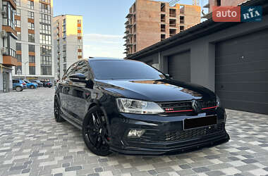 Седан Volkswagen Jetta 2015 в Ивано-Франковске