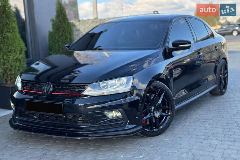 Седан Volkswagen Jetta 2015 в Ивано-Франковске