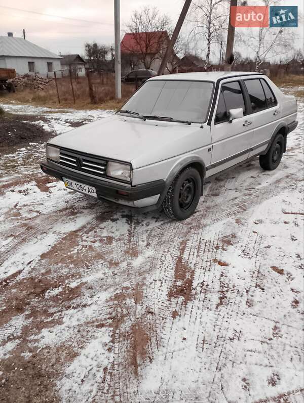 Седан Volkswagen Jetta 1985 в Немовичах