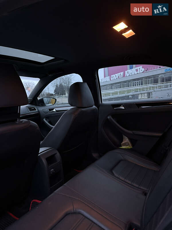 Седан Volkswagen Jetta 2016 в Запорожье