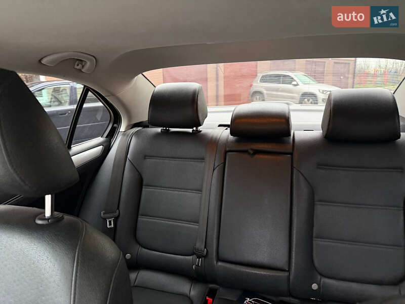 Седан Volkswagen Jetta 2011 в Ивано-Франковске