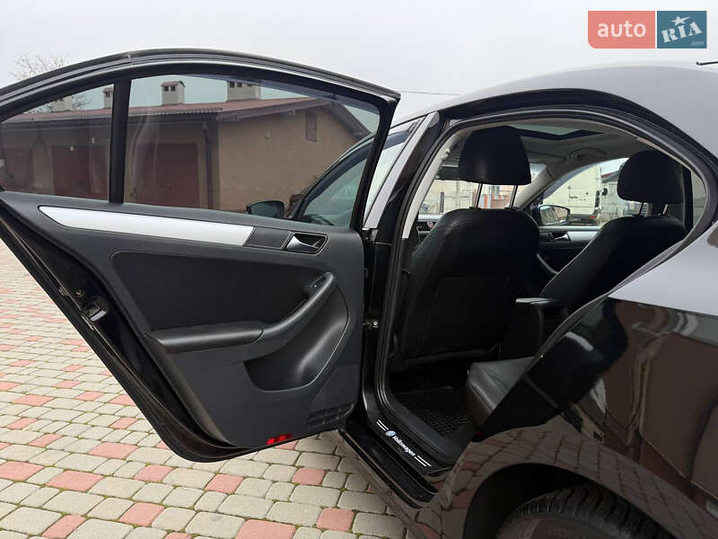 Седан Volkswagen Jetta 2011 в Ивано-Франковске