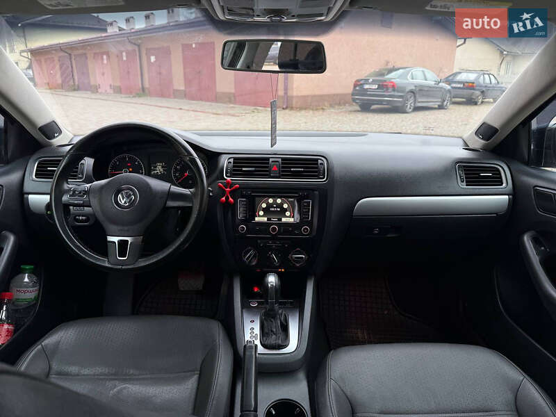 Седан Volkswagen Jetta 2011 в Ивано-Франковске