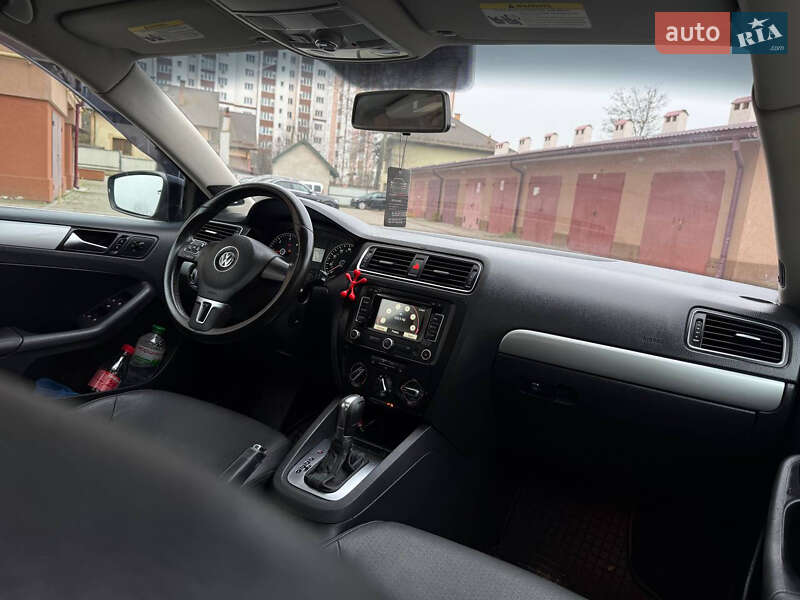 Седан Volkswagen Jetta 2011 в Ивано-Франковске