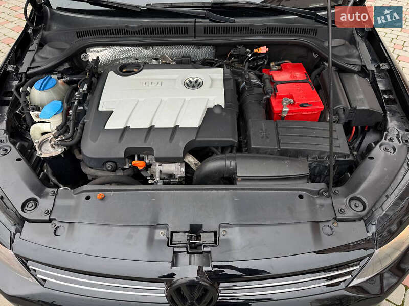 Седан Volkswagen Jetta 2011 в Ивано-Франковске