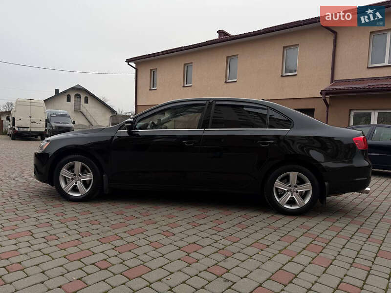 Седан Volkswagen Jetta 2011 в Ивано-Франковске