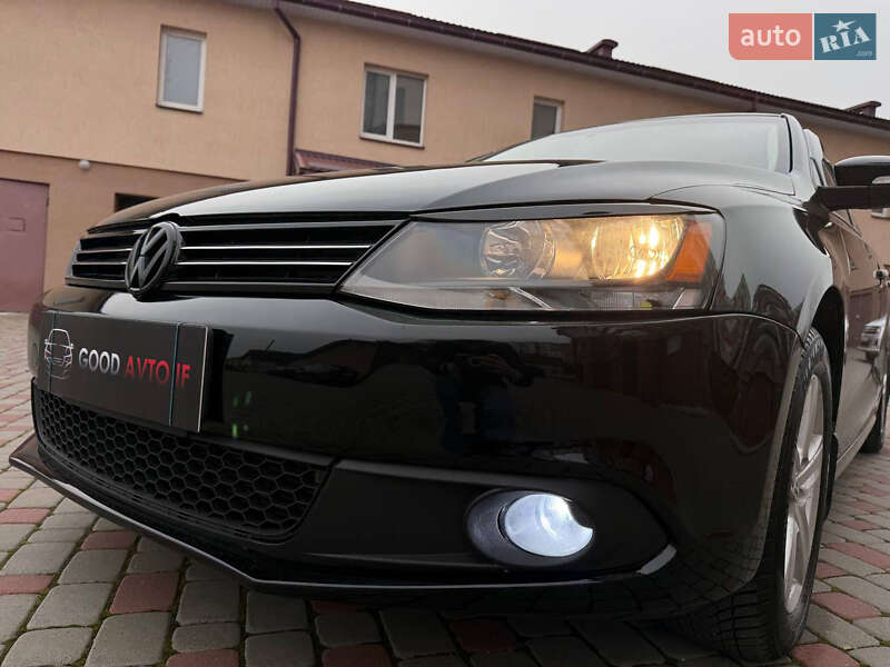 Седан Volkswagen Jetta 2011 в Ивано-Франковске