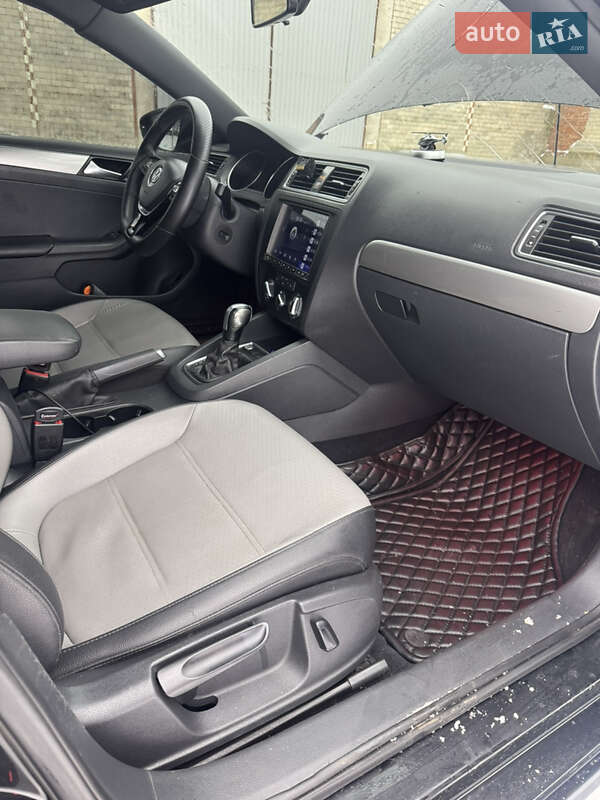 Седан Volkswagen Jetta 2015 в Великій Багачці