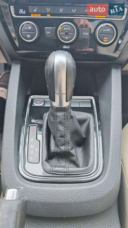 Седан Volkswagen Jetta 2015 в Могилев-Подольске фото 50 Седан Volkswagen Jetta 2015 в Могилев-Подольске