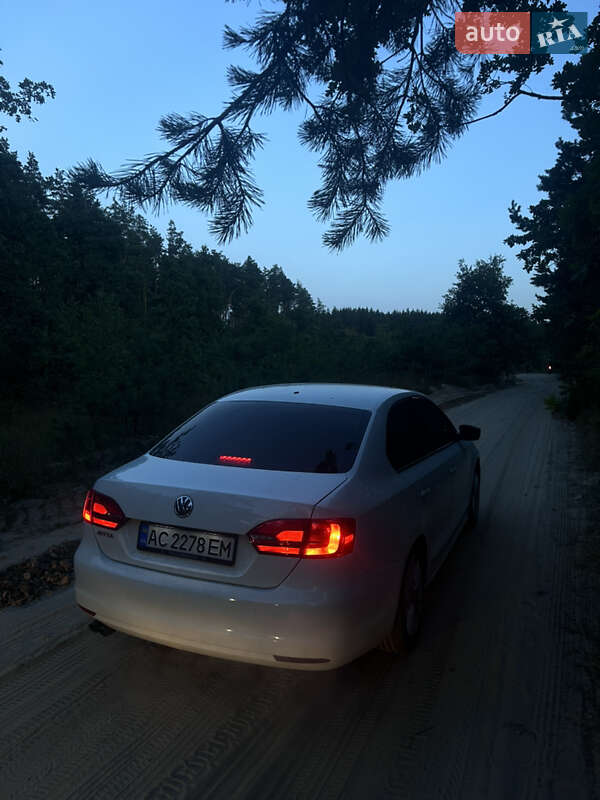 Седан Volkswagen Jetta 2014 в Луцке фото 23 Седан Volkswagen Jetta 2014 в Луцке