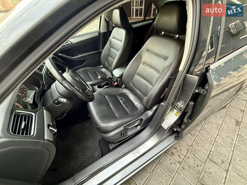 Седан Volkswagen Jetta 2013 в Одессе