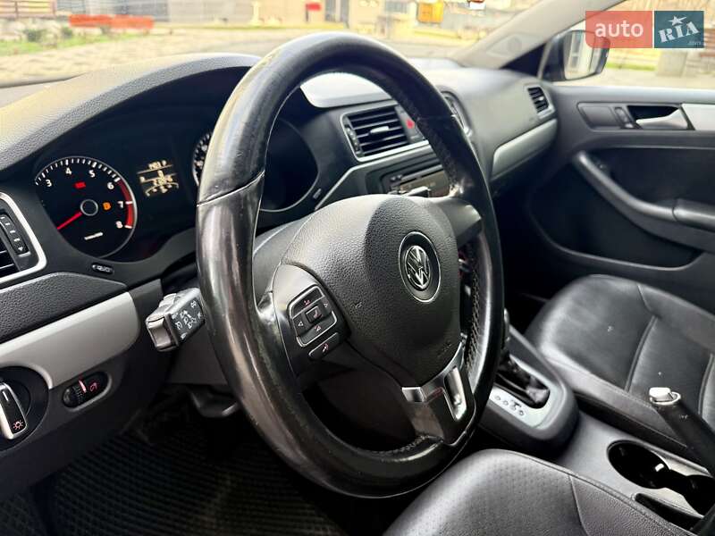 Седан Volkswagen Jetta 2013 в Одессе