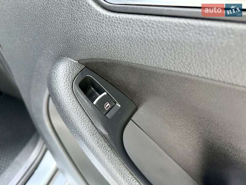 Седан Volkswagen Jetta 2013 в Одессе