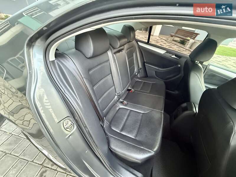 Седан Volkswagen Jetta 2013 в Одессе