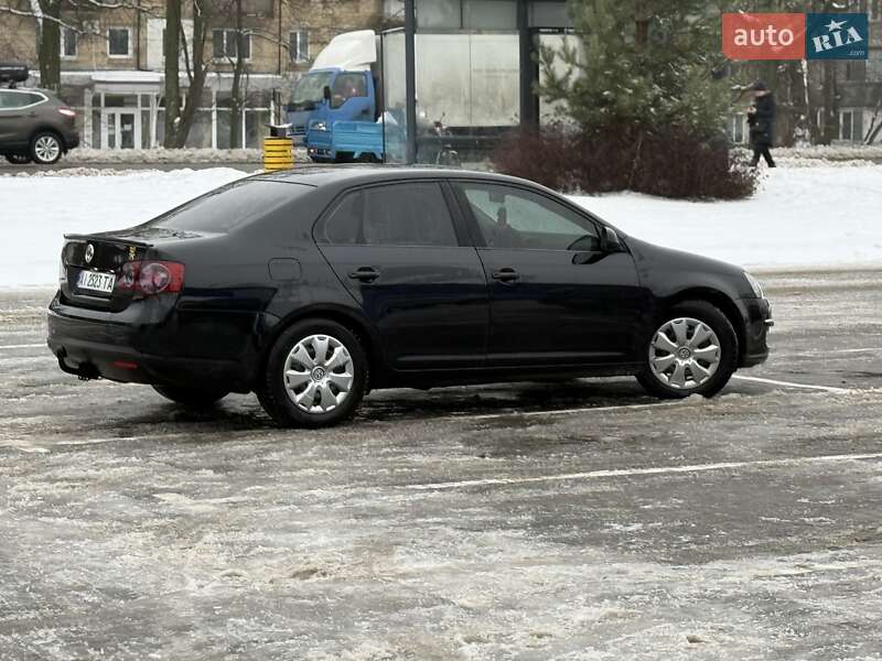 Седан Volkswagen Jetta 2006 в Ахтырке