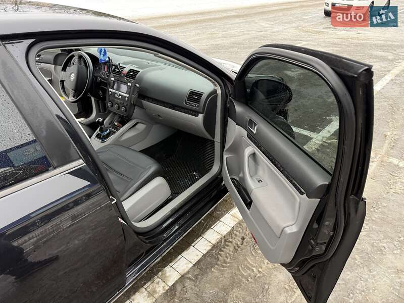 Седан Volkswagen Jetta 2006 в Ахтырке