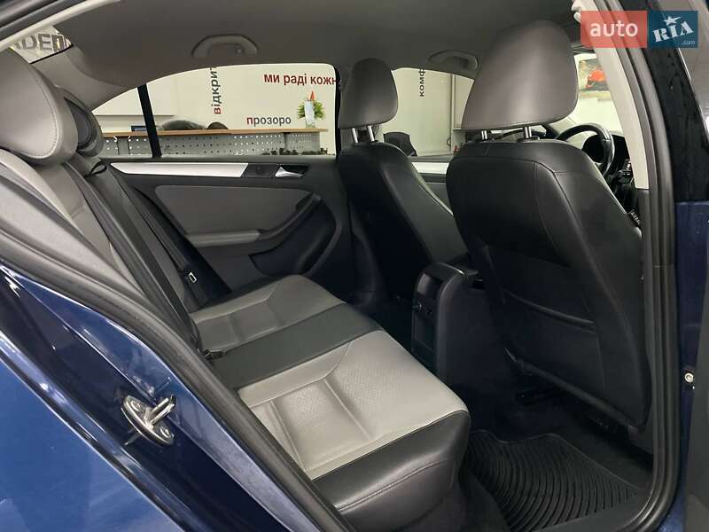 Седан Volkswagen Jetta 2013 в Киеве фото 39 Седан Volkswagen Jetta 2013 в Киеве