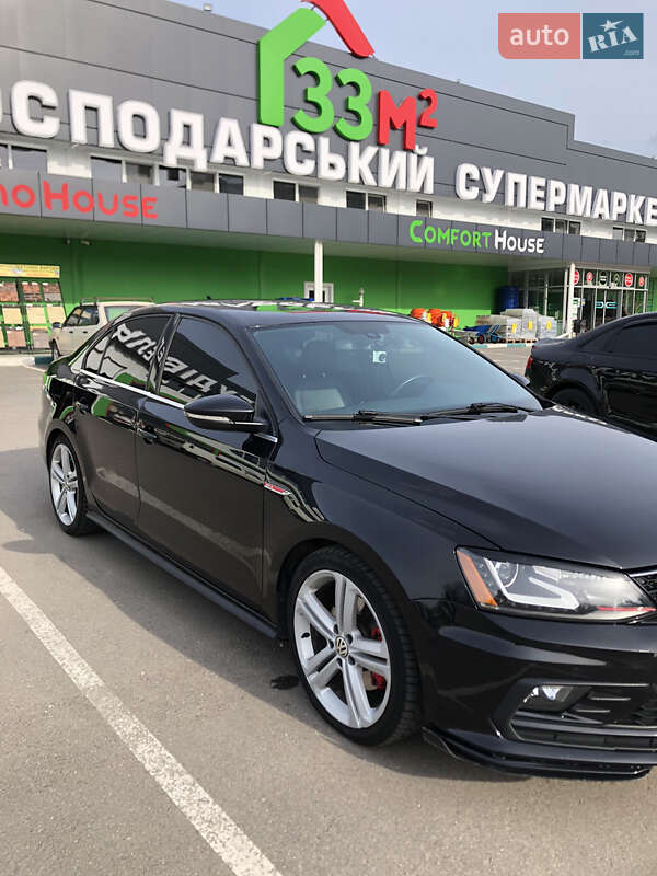 Седан Volkswagen Jetta 2015 в Долинской