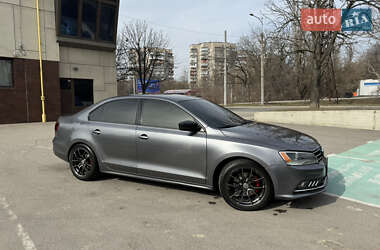 Седан Volkswagen Jetta 2015 в Дніпрі