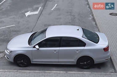 Седан Volkswagen Jetta 2012 в Києві