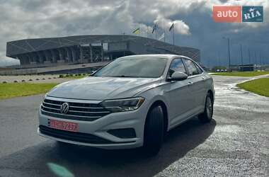 Седан Volkswagen Jetta 2019 в Львове